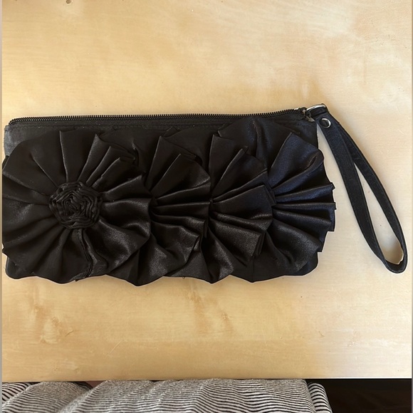 Steve Madden Formal Black Wristlet Clutch Purse with Rose Shaped Embellishments - Picture 1 of 5